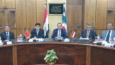 وزير البترول يستعرض جذب الاستثمارات مع 