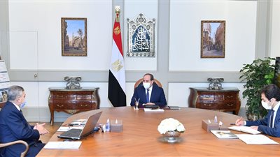 قناة السويس تقدم حوافز لتشجيع السفن على استخدام الوقود منخفض الكربون