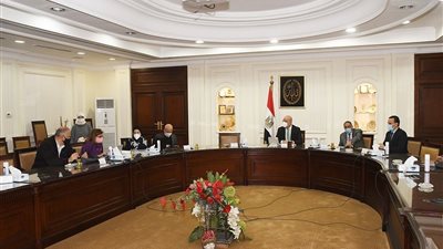 وزير الإسكان يستعرض مخططات تطوير «القاهرة الخديوية»