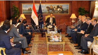 وزير الداخلية يستقبل أعضاء مجلس إدارة الغرفة التجارية الأمريكية 