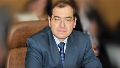 وزير البترول يصدر حركة تنقلات محدودة بشركات القطاع