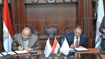 برتوكول تعاون بين البورصة وهيئة الإستثمار لدعم الشركات المتوسطة والصغيرة فى الصعيد