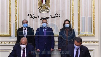 «مدبولي» يشهد توقيع بروتوكول تعاون بين «التجارة الداخلية» والصندوق السيادي
