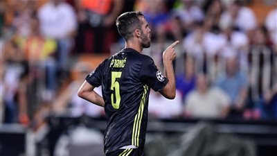 يوفنتوس يفوز على فالنسيا 2-0 بدورى الأبطال رغم طرد رونالدو