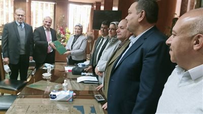 «الكهرباء»: توقيع عقدين لتأمين زيادة الأحمال بقيمة 165 مليون جنيه