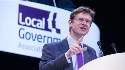 بريطانيا تعتزم مطالبة ملاك العقارات بطرد المهاجرين غير الشرعيين