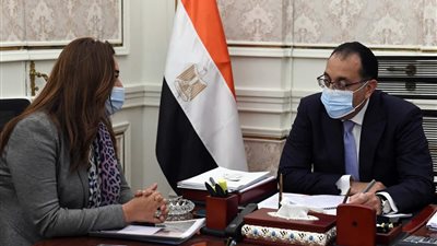 رئيس الوزراء يستعرض مقترح إقامة ميناء للصيد بعزبة البرج في دمياط