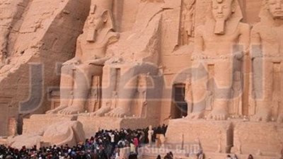 وزير السياحة يشارك في احتفالات تعامد الشمس على وجه رمسيس الثاني