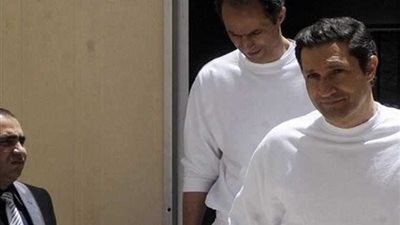 إخلاء سبيل علاء و جمال مبارك بكفالة 100 ألف جنيه فى قضية التلاعب بالبورصة