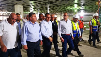 وزير قطاع الأعمال العام يتفقد إنشاءات المصانع الجديدة لشركة غزل المحلة