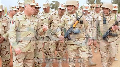 رئيس الأركان يتفقد تدريب قوات إنفاذ القانون بالجيش الثاني الميداني (صور)