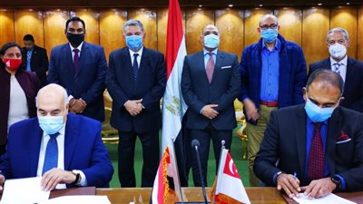 «القابضة للغزل» و«أولام - مصر» تدرسان الشراكة فى تجارة وحليج الأقطان