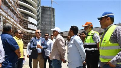 «الجزار» يتفقد مشروعات المنطقة الشاطئية بمدينة العلمين الجديدة