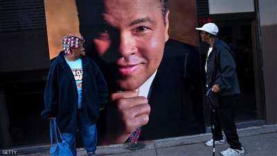 استجواب عجيب.. احتجاز نجل محمد علي كلاي في أمريكا