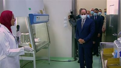 السيسي يتفقد عددا من مشروعات الإنتاج الحيواني والألبان بالسادات