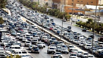 انتظام الحركة المرورية بمعظم شوارع ومحاور القاهرة والجيزة