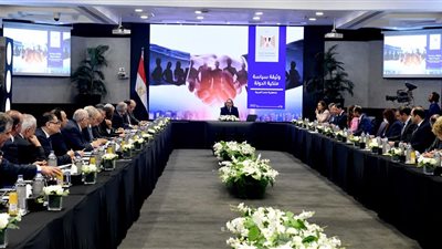 رئيس الوزراء يدشن جلسة حوار مجتمعي حول وثيقة «سياسة ملكية الدولة»