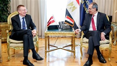عمرو طلعت يبحث مع وزير خارجية لاتفيا فرص التعاون فى مجالات الاتصالات