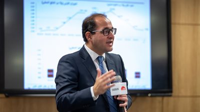 نائب وزير المالية يلتقي متدربى البرنامج الرئاسي لتأهيل التنفيذيين للقيادة