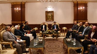 وزيرا الشباب والبيئة يشهدان جلسة «قضية المناخ من جلاسكو إلي شرم الشيخ»