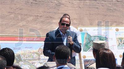 السيسى: المصريين أمامهم مستقبل واعد لتحقيق التقدم بالعمل والتكاتف 