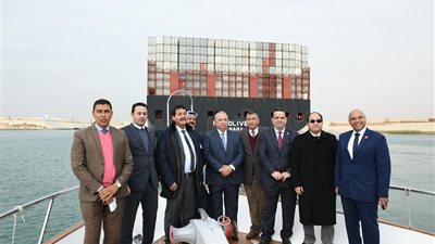 عبور 20 ألف سفينة قناة السويس بحمولات 1.23 مليار طن منذ بداية العام