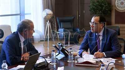 رئيس الوزراء يوجه بزيادة الرؤوس الحية للحفاظ على أسعار اللحوم خلال عيد الأضحى