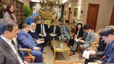 وزير المالية يوجه بالانفتاح على التجارب العالمية لتطوير المنظومة الجمركية 