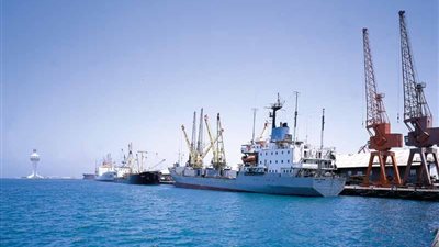 وصول 150 سيارة قادمة من ميناء جدة إلى بورتوفيق