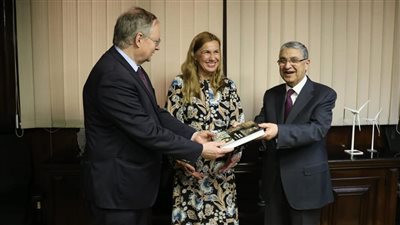 وزير الكهرباء يبحث سبل تعزيز التعاون مع مفوضية الطاقة الأوروبية