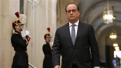 فرانسوا أولاند يستهل جولته في الشرق الأوسط بزيارة لبنان