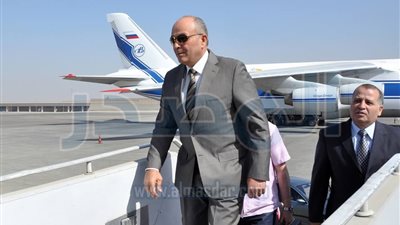 الفريق محمود حجازى يغادر إلى الإمارات لبحث سبل التعاون العسكرى المشترك