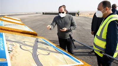 السيسى يتفقد الطريق الدائري الأوسطي ومحاور «العصار» و«روض الفرج» و«الضبعة»