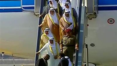 أمير الكويت يصل القاهرة للمشاركة فى افتتاح مشروع قناة السويس الجديد