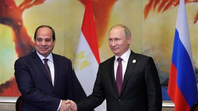 السيسي يبحث مع نظيره الروسي تطورات الأوضاع في ليبيا