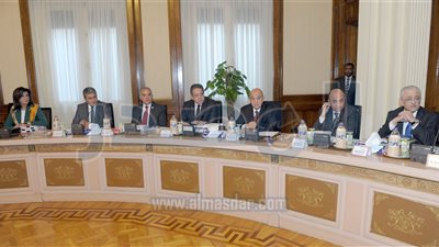 مجلس الوزراء يوافق على اللائحة التنفيذية لقانون الخدمة المدنية 