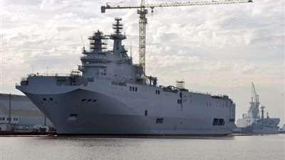 مصدر: مصر بين دول أخرى مهتمة بشراء حاملتي طائرات ميسترال من فرنسا