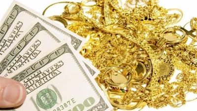 الذهب يتراجع مع ارتفاع الدولار