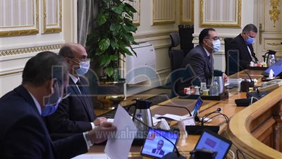 الحكومة توافق على مبادرة تخفيض أسعار الطيران