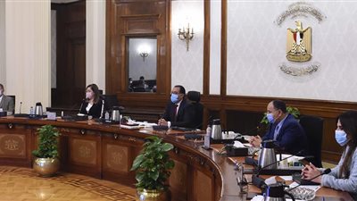 رئيس الوزراء يستعرض التصور المحدث لبرنامج الطروحات الحكومية