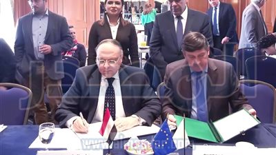 سحر نصر تلتقي بـ 40 شركة قبرصية في صناعات الدواء السياحة (صور)