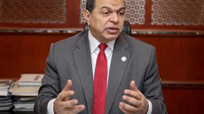 «القوى العاملة» تنفي ما نشر على المواقع المزيفة بشأن منحة الـ «500 جنيه»