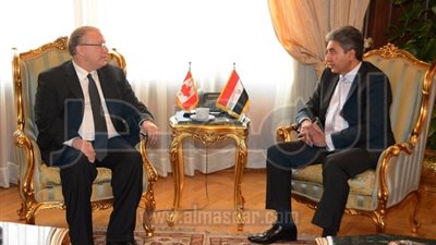 وزير الطيران المدني يستقبل السفير الكندي لبحث سبل تنشيط السياحة