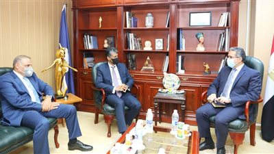 وزير السياحة يبحث مع رئيس «ماريوت» إقامة فنادق جديدة فى مصر