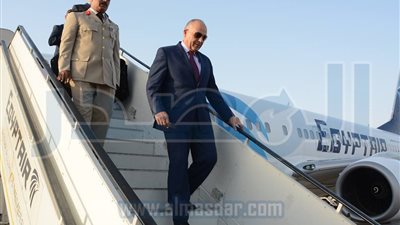 الفريق محمود حجازى يعود إلى أرض الوطن بعد زيارته لدولة الإمارات