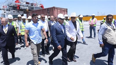 وزير النقل: إنشاء أرصفة جديدة لربط الموانئ البحرية بـ«الجافة»