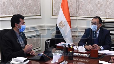 رئيس الوزراء يتابع استعدادات تنظيم بطولة العالم لكرة اليد للرجال