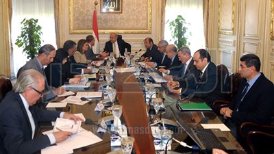 الحكومة تسعى لإعادة هيكلة شركات قطاع الأعمال العام خلال 24 شهرا