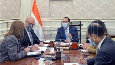 «مدبولي» يتابع تكليفات الرئيس بإتاحة 100 ألف وحدة مفروشة بالإيجار