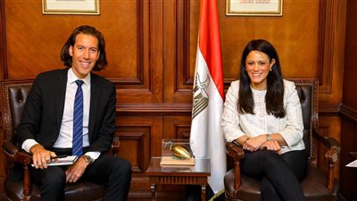 «المشاط» تبحث خطط «ألستوم» الفرنسية لتشغيل القطارات المصرية بالهيدروجين 